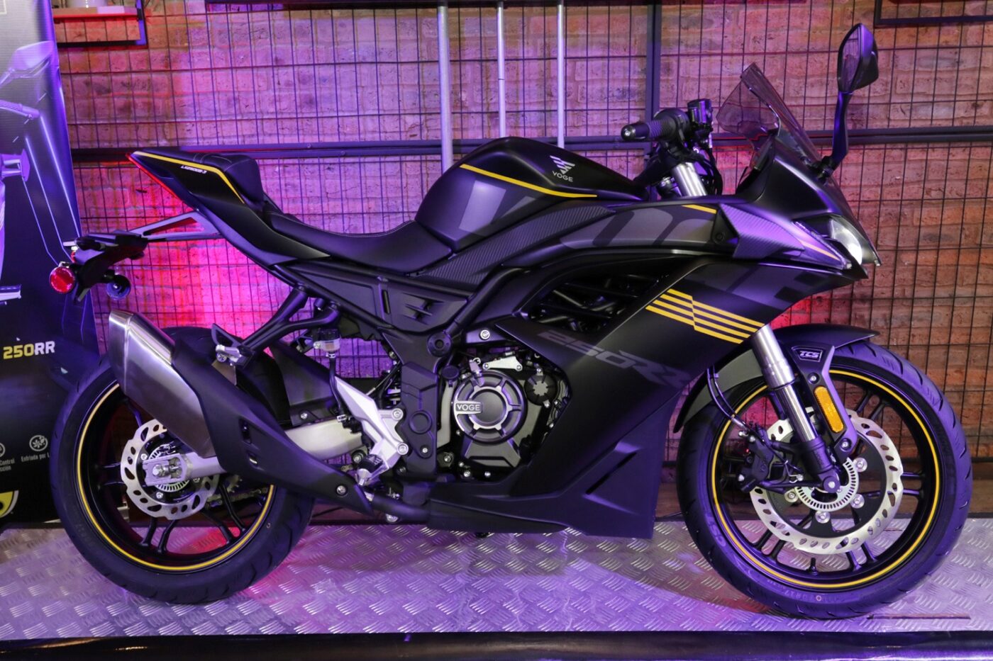 I-Moto lanza sus nuevos modelos Voge 250RR y Loncin LX150GY-8
