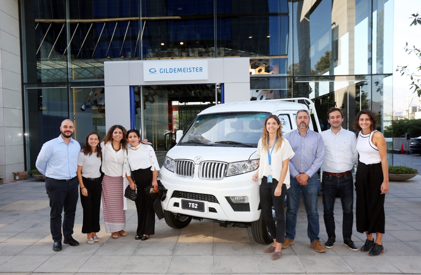 Shineray y Co-Emprende firman alianza para impulsar a 10 mujeres microemprendedoras de barrio