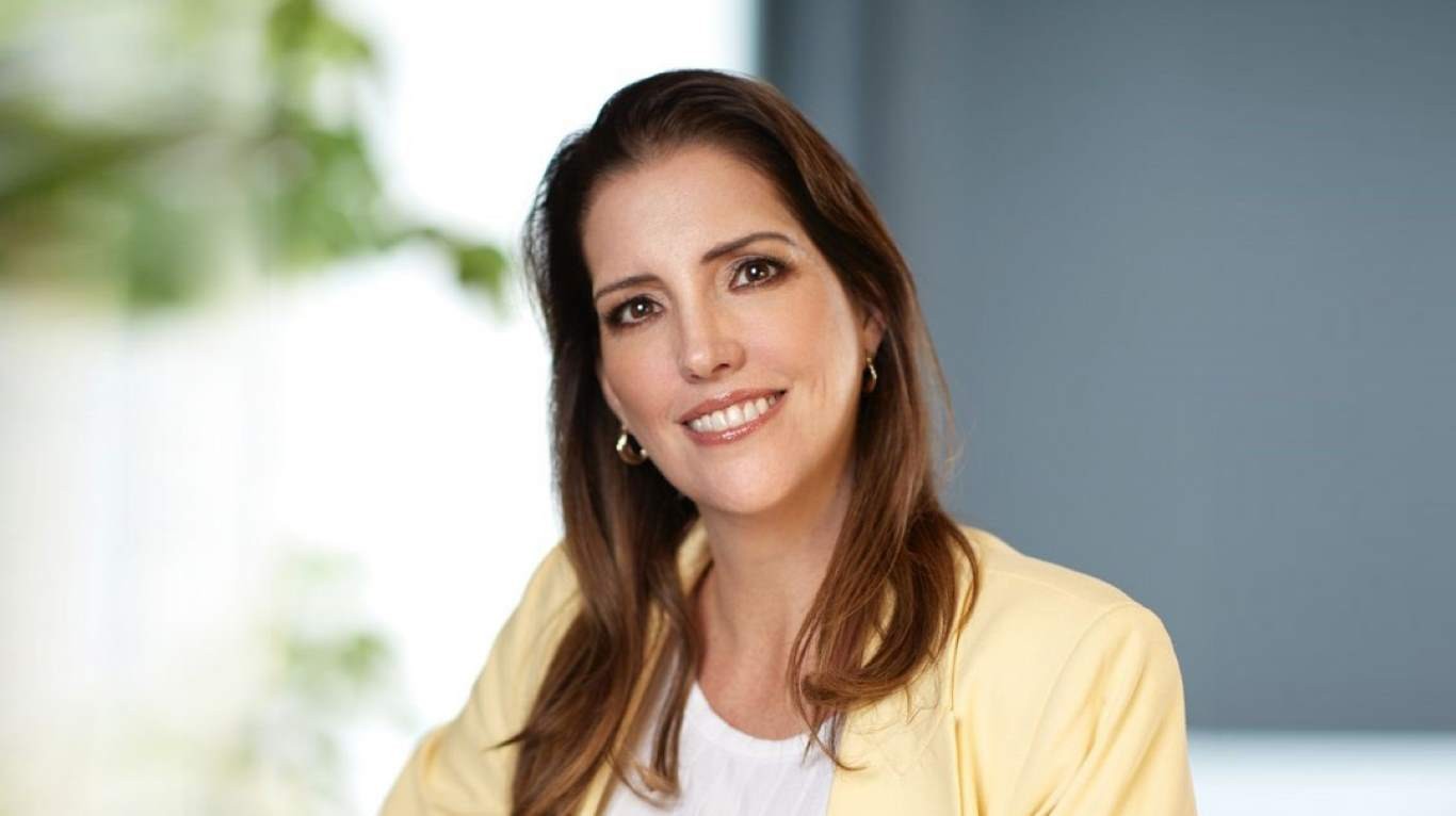 Luciana Herrmann, directora de Comunicación de Nissan América Latina, fue distinguida como “Woman of Worth 2024” por WWCOTY