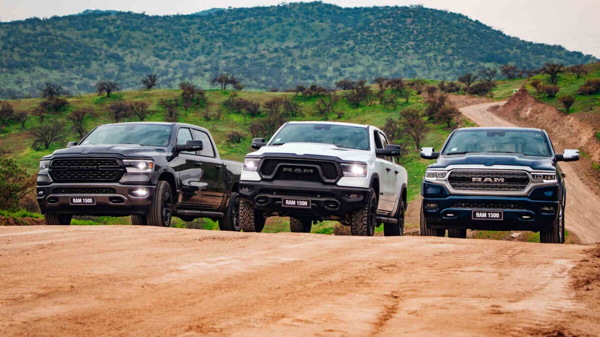 RAM entrega técnicas para frenar un auto de forma segura en bajadas y pavimento mojado
