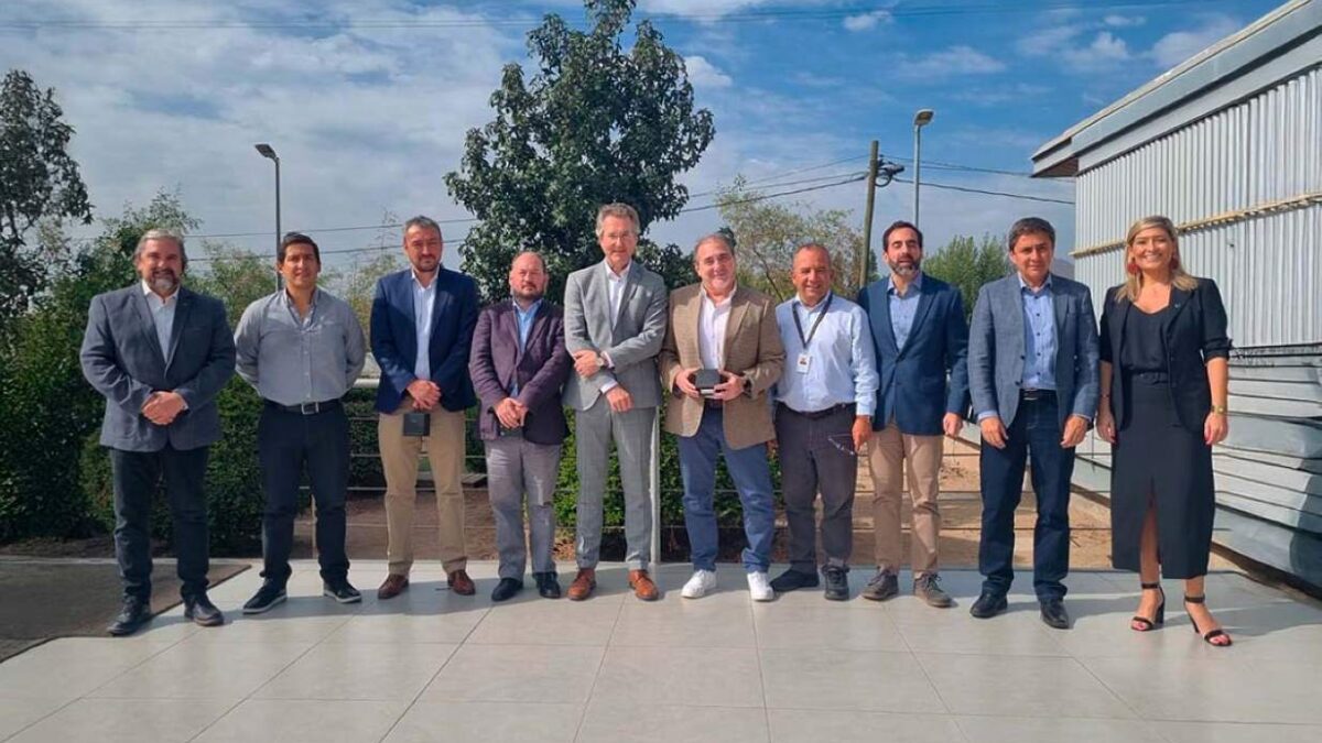 Volvo y ChileTransporte se reúnen para impulsar una industria de carga sustentable, eficiente y segura
