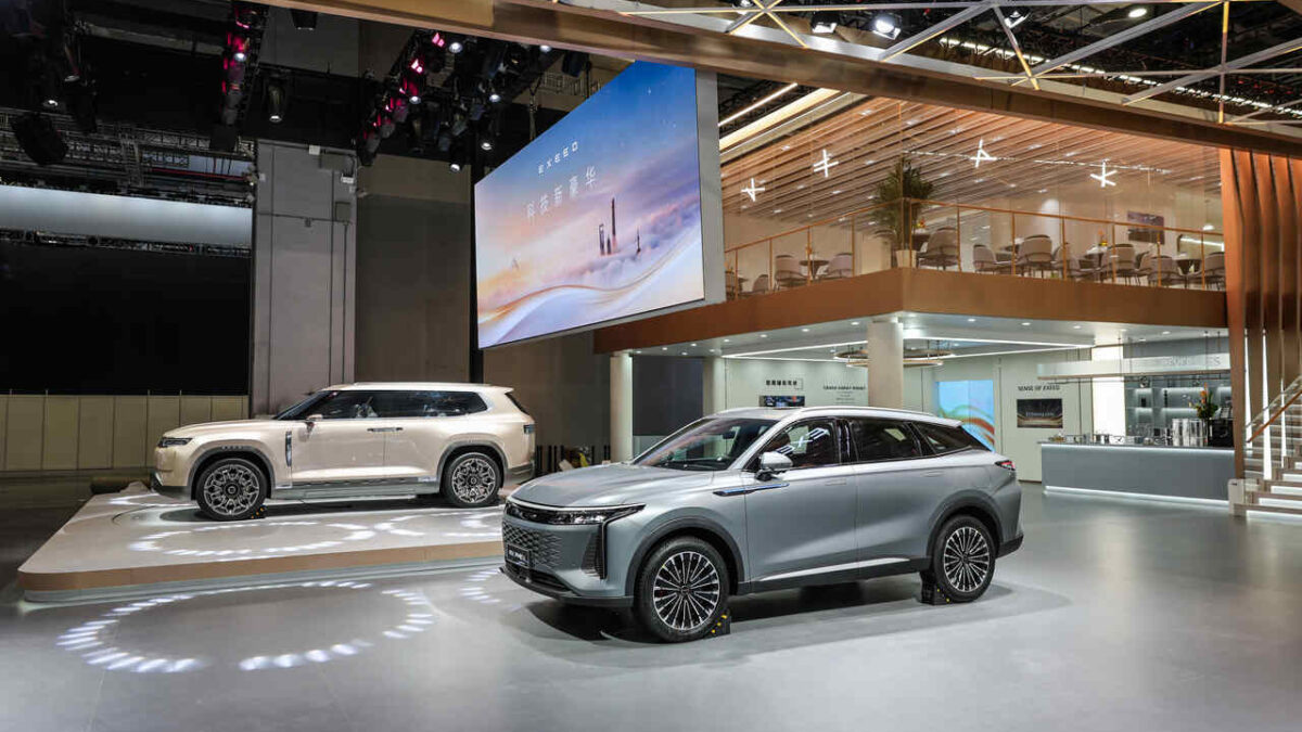EXEED lanza sus nuevos modelos eléctricos en el Salón del Automóvil 2025