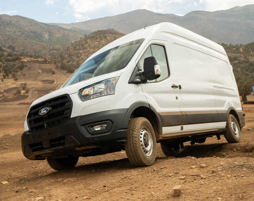 Ford lanza la nueva Transit Furgón 4×4: potencia y versatilidad total