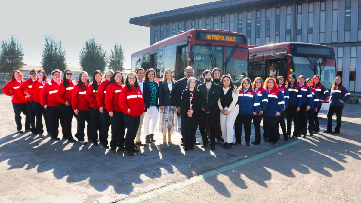 Volvo Chile gradúa a su segunda generación de conductoras RED con Iron Women